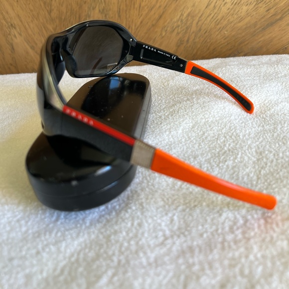 PRADA  LINEA ROSA SPS 01H SPORTS SUNGLASSES. - Picture 5 of 16